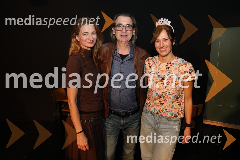  Maja Borin, dramaturginja;  Aleksandar  Popovski, režiser, umetniški direktor Drame SNG Maribor;  Eva Kraš, igralkaKot noč in dan, premiera otroške drame v SNG Maribor
