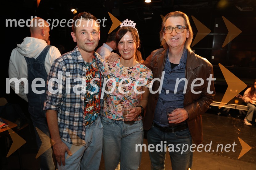  Viktor Hrvatin Meglič, igralec;  Eva Kraš, igralka;  Aleksandar  Popovski, režiser, umetniški direktor Drame SNG MariborKot noč in dan, premiera otroške drame v SNG Maribor