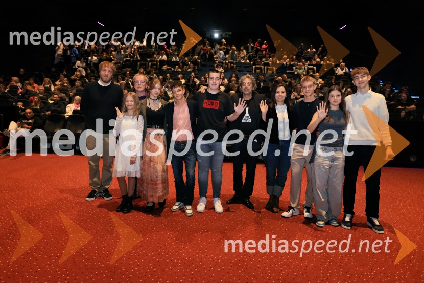 Elvis Škorc, iskrena zgodba o odraščanju, premiera v Mariboxu