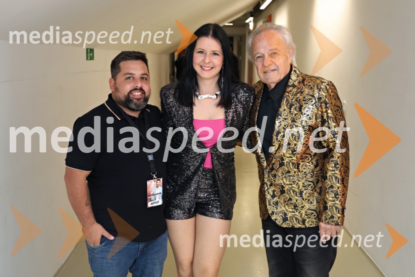  ... ;  ... ;  Alfi Nipič, pevecDomen Kumer z največjo slovensko čago proslavil 20 let kariere