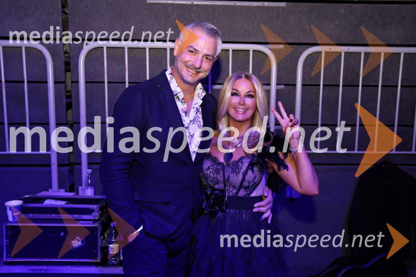  Miha Hercog;  Saša Lendero, pevka, voditeljicaDomen Kumer z največjo slovensko čago proslavil 20 let kariere