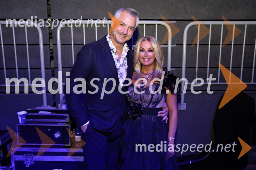  Miha Hercog;  Saša Lendero, pevka, voditeljicaDomen Kumer z največjo slovensko čago proslavil 20 let kariere