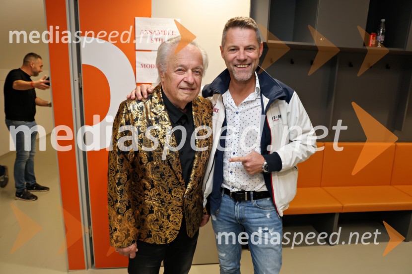  Alfi Nipič, pevec;  ... Domen Kumer z največjo slovensko čago proslavil 20 let kariere