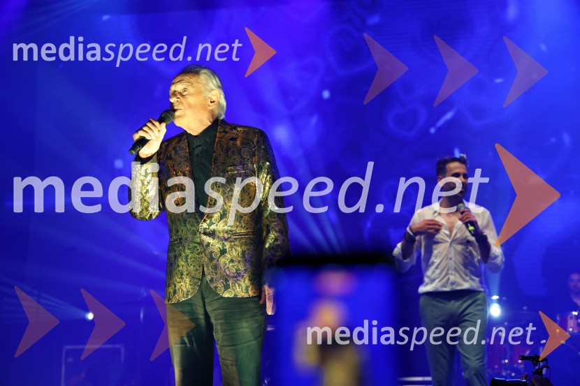  Alfi Nipič, pevec;  Domen Kumer, pevecDomen Kumer z največjo slovensko čago proslavil 20 let kariere