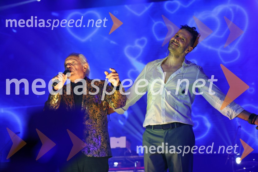  Alfi Nipič, pevec;  Domen Kumer, pevecDomen Kumer z največjo slovensko čago proslavil 20 let kariere