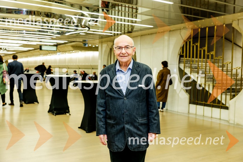 Dr. Mladen Dolar, filozofMedejini otroci, pretresljiva sodobna tragedija v Cankarjevem domu