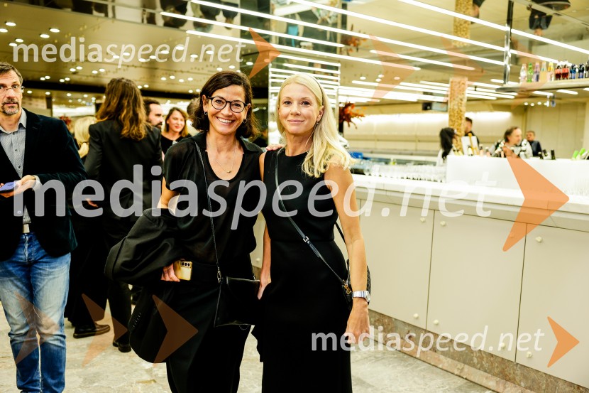  Simona  Belle, služba za stike z javnostmi MGL;  Tjaša  Železnik, igralkaMedejini otroci, pretresljiva sodobna tragedija v Cankarjevem domu