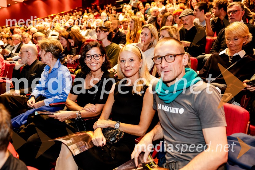  Simona  Belle, služba za stike z javnostmi MGL;  Tjaša  Železnik, igralka;  Marko  Mandić, igralecMedejini otroci, pretresljiva sodobna tragedija v Cankarjevem domu