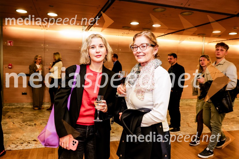  Eva Mahkovic, dramaturginja in avtorica;  ... Medejini otroci, pretresljiva sodobna tragedija v Cankarjevem domu