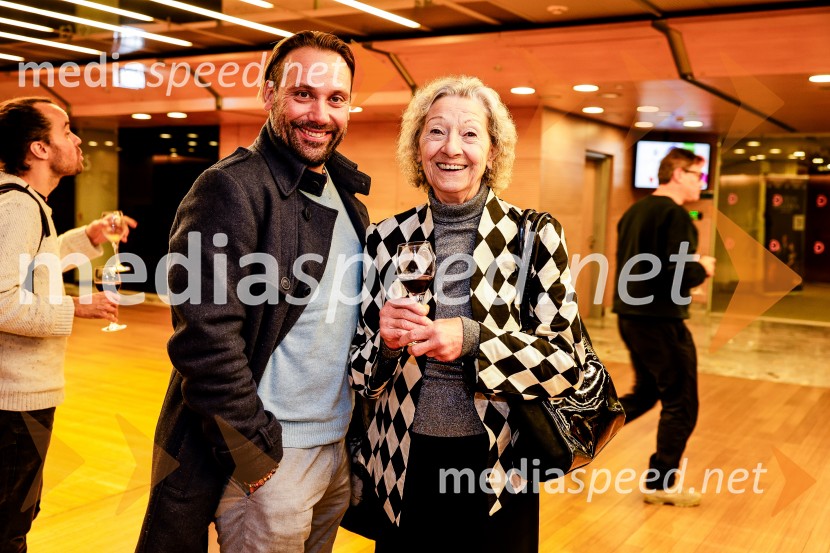  Rok Kunaver, igralec;  ... Medejini otroci, pretresljiva sodobna tragedija v Cankarjevem domu