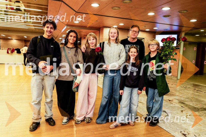  ... ;  ... ;  ... ;  ... ;  Milo Rau, režiser;  ... Medejini otroci, pretresljiva sodobna tragedija v Cankarjevem domu