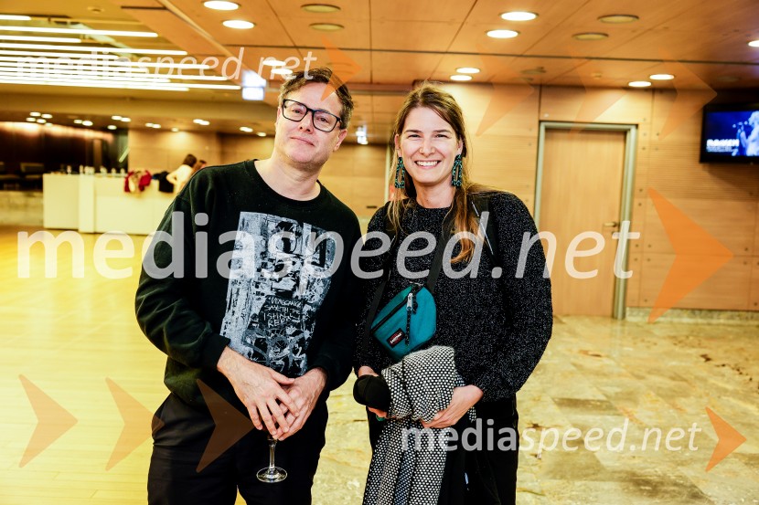  Milo Rau, režiser;  ... Medejini otroci, pretresljiva sodobna tragedija v Cankarjevem domu