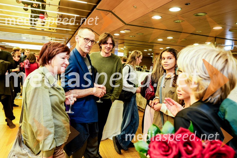  Diana Koloini, dramaturginja;  Marko  Mandić, igralec;  Lovro Zafred, igralecMedejini otroci, pretresljiva sodobna tragedija v Cankarjevem domu