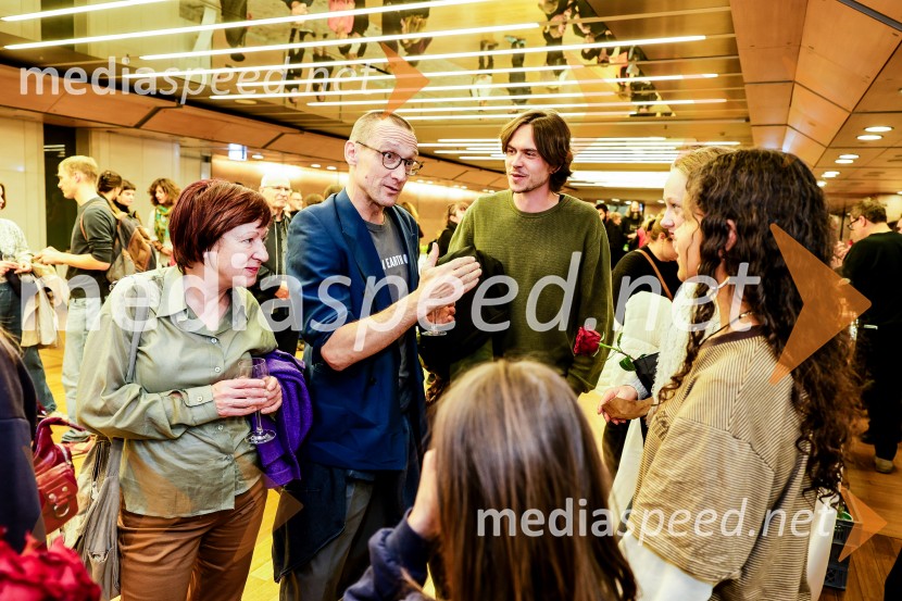  Diana Koloini, dramaturginja;  Lovro Zafred, igralec;  Marko  Mandić, igralecMedejini otroci, pretresljiva sodobna tragedija v Cankarjevem domu