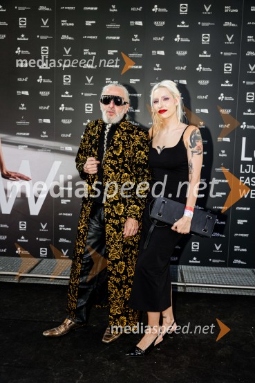  Milan Gačanovič - Gacho, modni oblikovalec in art direktor;  Sara Briški Cirman - Raiven, pevka, harfistkaFashion Week 2025, tretji dan postregel z eksplozijo mladostne ustvarjalnosti