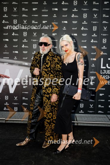  Milan Gačanovič - Gacho, modni oblikovalec in art direktor;  Sara Briški Cirman - Raiven, pevka, harfistkaFashion Week 2025, tretji dan postregel z eksplozijo mladostne ustvarjalnosti