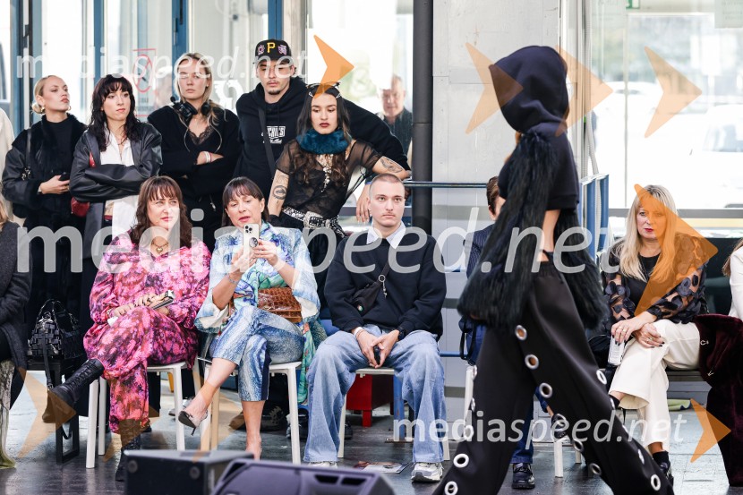  ... ;  ... ;  ... ;  ... ;  ... ;  ... ;  Žan  Videc, glasbenik;  ... Fashion Week 2025, tretji dan postregel z eksplozijo mladostne ustvarjalnosti