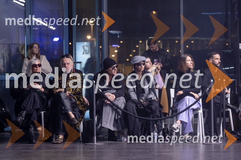   Anastasija Jović , novinarka, POP TV;  ... ;  ... ;  ... Fashion Week 2025, tretji dan postregel z eksplozijo mladostne ustvarjalnosti