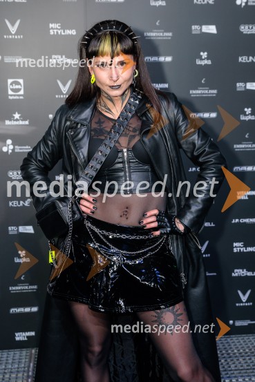  Cassie Kagen, frizerkaFashion Week 2025, tretji dan postregel z eksplozijo mladostne ustvarjalnosti