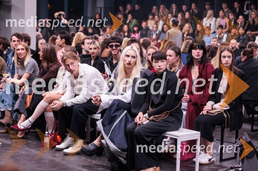  ... ;  ... ;  Sara Briški Cirman - Raiven, pevka, harfistka;  ... ;  ... ;  ... Fashion Week 2025, tretji dan postregel z eksplozijo mladostne ustvarjalnosti