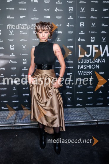  Nika Kovač, direktorica, Inštitut 8. marec, Slovenka leta 2021Fashion Week 2025, tretji dan postregel z eksplozijo mladostne ustvarjalnosti