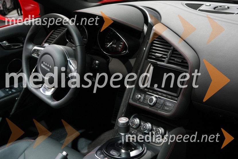 Audi R8 5.2 quattro, notranjostAudi R8 5.2 quattro