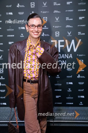  Rebecca Gliha, spletna vplivnicaFashion Week 2025, tretji dan postregel z eksplozijo mladostne ustvarjalnosti