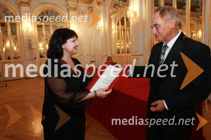 Irena Varga, igralka in Rudi Moge, nekdanji poslanec DZ90 let Slovenskega narodnega gledališča Maribor