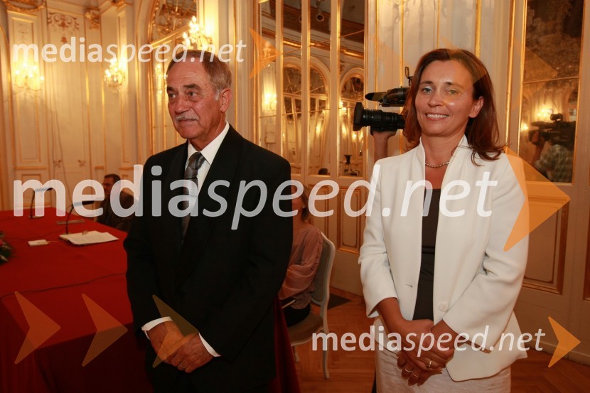 Rudi Moge, nekdanji poslanec DZ in Suzana Žilič Fišer, predavateljica na študijski smeri Medijske komunikacije na FERI Univerze v Mariboru90 let Slovenskega narodnega gledališča Maribor