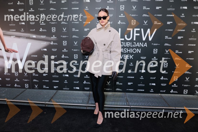  Zala Djurić, igralkaFashion Week 2025, tretji dan postregel z eksplozijo mladostne ustvarjalnosti