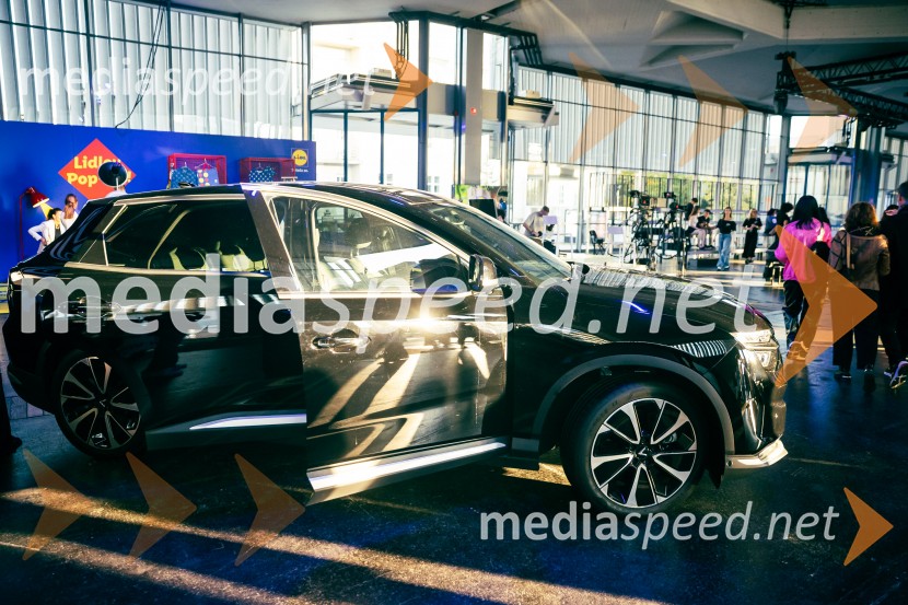 Fashion Week 2025, tretji dan postregel z eksplozijo mladostne ustvarjalnosti