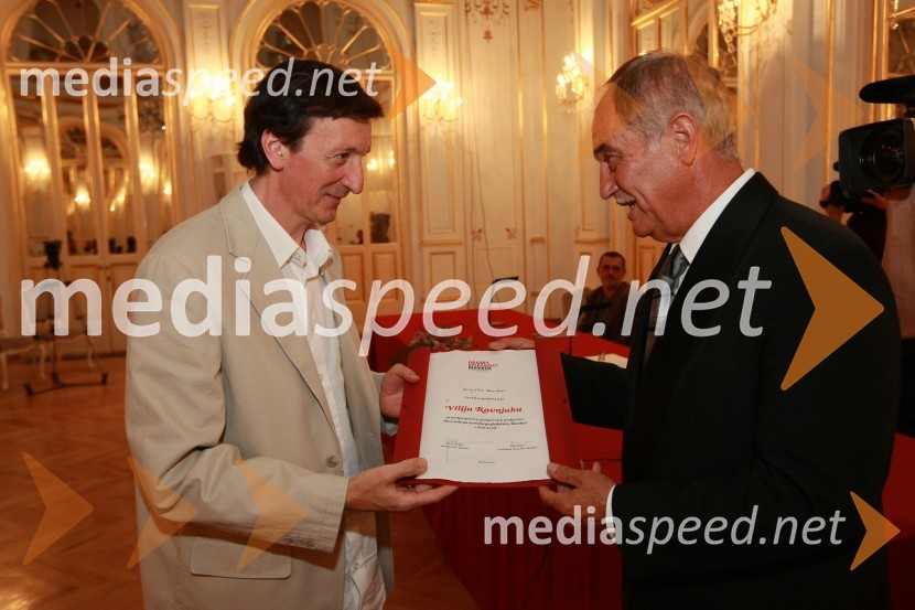 Vili Ravnjak, umetniški vodja Drame SNG Maribor in Rudi Moge, nekdanji poslanec DZ90 let Slovenskega narodnega gledališča Maribor