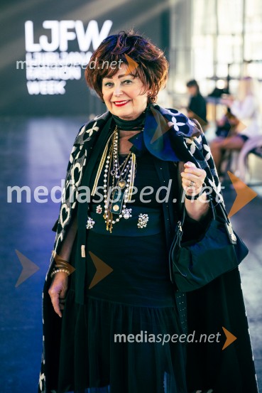  Zdenka  Kahne, lastnica Kozmetične hiše KahneFashion Week 2025, tretji dan postregel z eksplozijo mladostne ustvarjalnosti