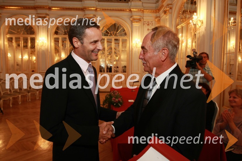 Danilo Rošker, direktor SNG Maribor in Rudi Moge, nekdanji poslanec DZ90 let Slovenskega narodnega gledališča Maribor