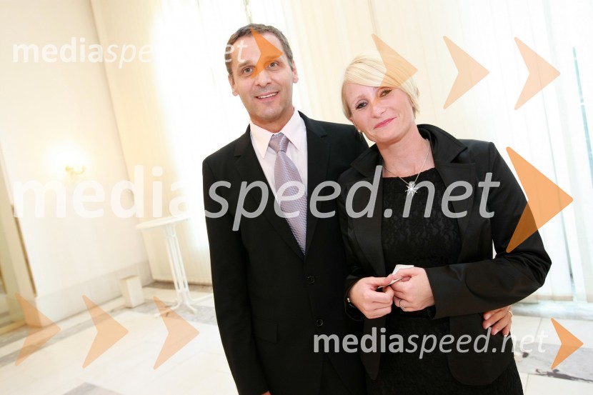 Danilo Rošker, direktor SNG Maribor in Anja Janžekovič, marketing SNG Maribor90 let Slovenskega narodnega gledališča Maribor