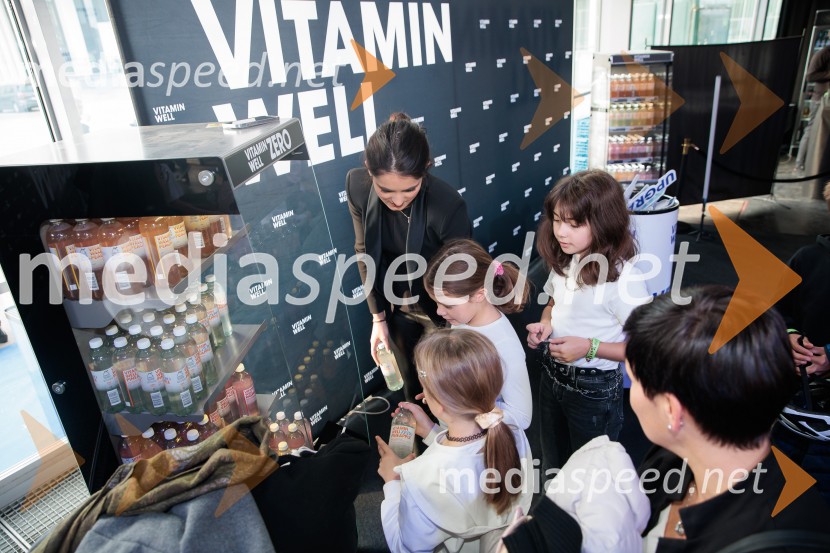 Ljubljanski teden mode 2025 zaključil s poklonom mladim talentom in modnim presežkom