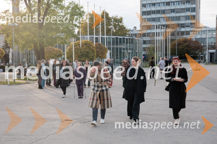 Ljubljanski teden mode 2025 zaključil s poklonom mladim talentom in modnim presežkom