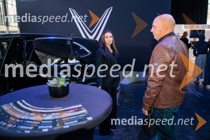 Ljubljanski teden mode 2025 zaključil s poklonom mladim talentom in modnim presežkom