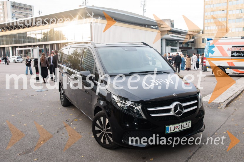 Ljubljanski teden mode 2025 zaključil s poklonom mladim talentom in modnim presežkom