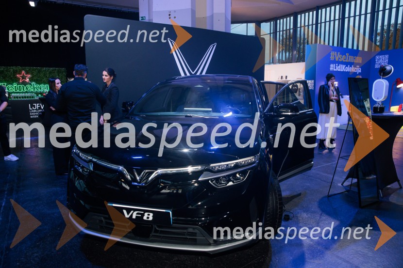 Ljubljanski teden mode 2025 zaključil s poklonom mladim talentom in modnim presežkom