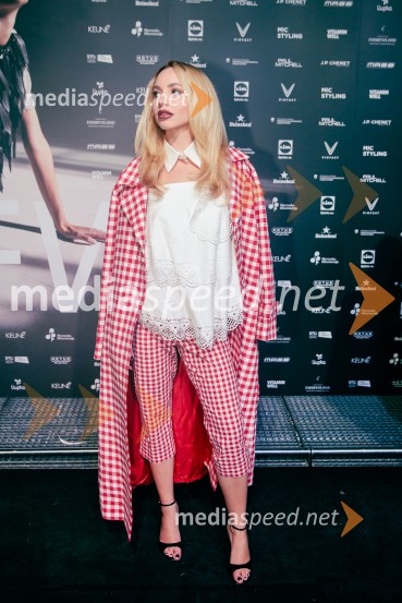 Ljubljanski teden mode 2025 zaključil s poklonom mladim talentom in modnim presežkom