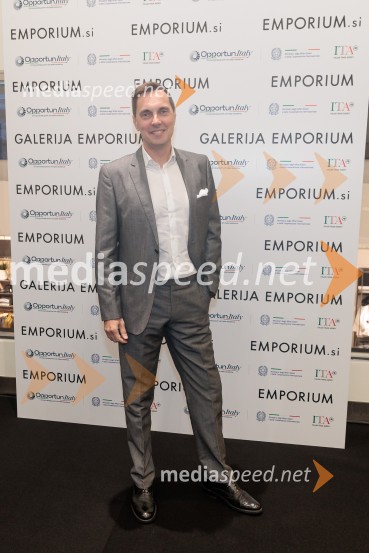 Začel se je mesec italijanske mode v Emporiumu