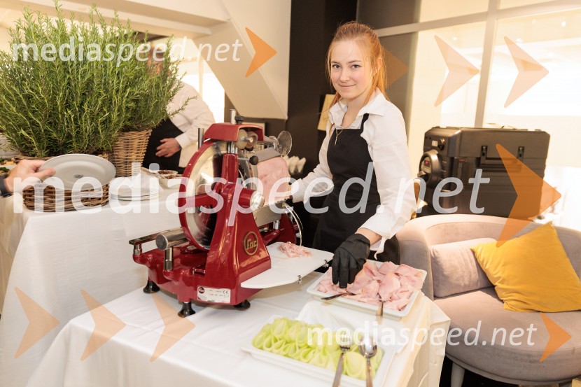 Začel se je mesec italijanske mode v Emporiumu