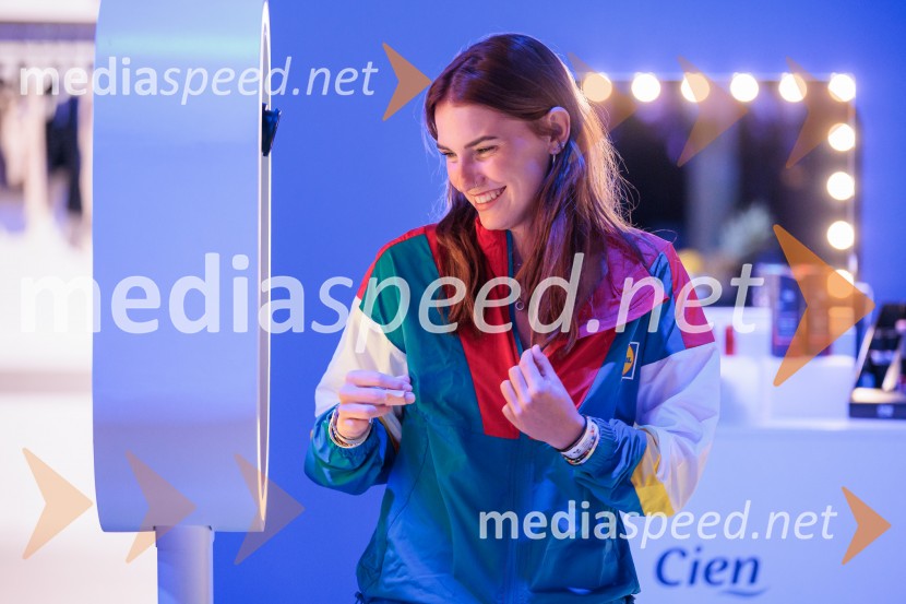 Fashion Week v drugi dan združil vizijo, energijo in vrhunsko oblikovanje