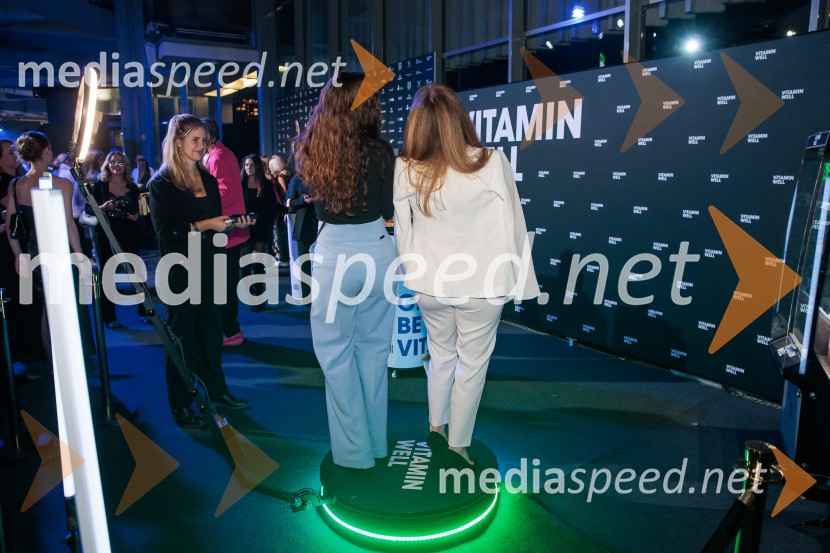 Fashion Week v drugi dan združil vizijo, energijo in vrhunsko oblikovanje