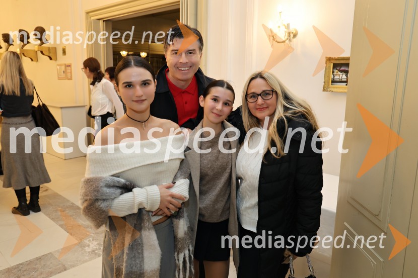  Eva Peklar;  Primož Peklar;  Ana Peklar;  Špela Tratnik Peklar,  Power DancersRadio and Juliet, jubilejna predstava ob 20. obletnici premiere