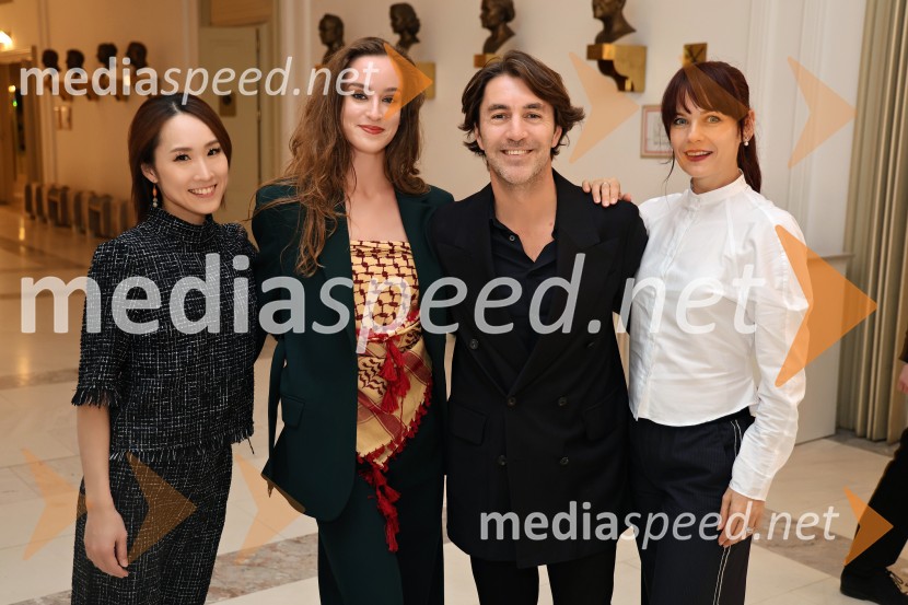  Asami Nakashima, baletna solistka;  Nuša Urnaut, baletna plesalka;  Edward Clug, umetniški direktor, Balet SNG Maribor;  Branka Popovici, baletna plesalkaRadio and Juliet, jubilejna predstava ob 20. obletnici premiere