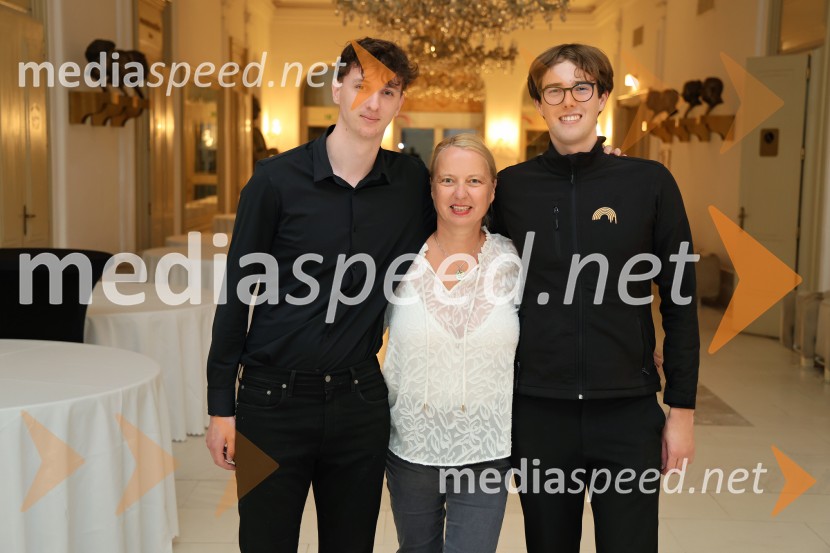  Jakob Slekovec;  Luka Leskovar;  Jasmina Leskovar, SNG MariborRadio and Juliet, jubilejna predstava ob 20. obletnici premiere