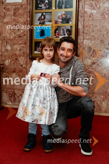  ... ;  Žiga Udir, igralecPu, otroška premiera v Prešernovem gledališču Kranj