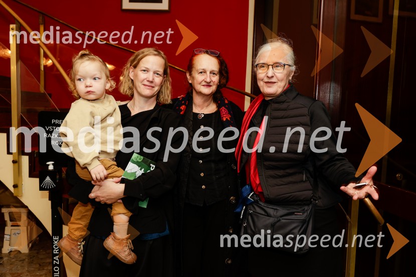  ... ;  Tina Bonča, kostumografinja;  ... ;  ... Pu, otroška premiera v Prešernovem gledališču Kranj